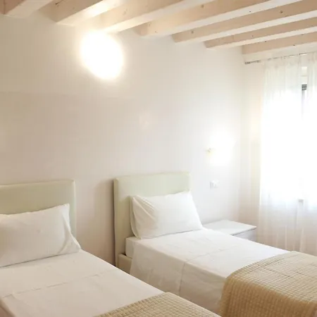 Locazione Turistica Aquila 2 アパート ヴェローナ